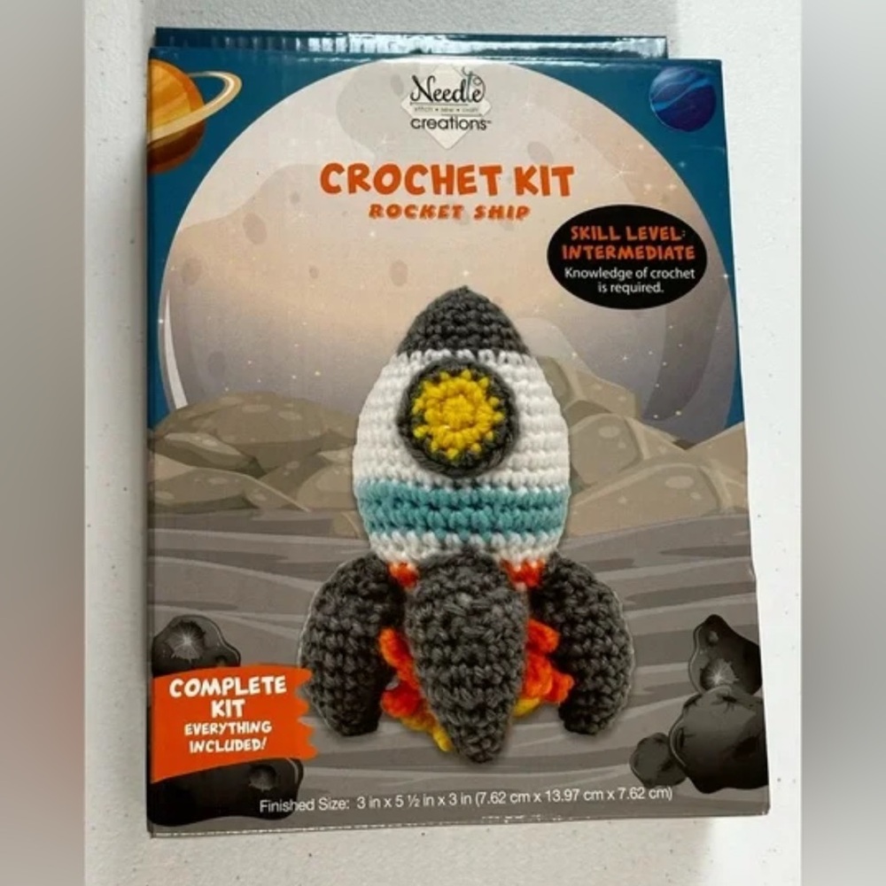 BNWT NEEDLE CREATIONS CROCHET KIT TO MAKE A “ROCKET SHIP” EVERYTHING INCLUDED